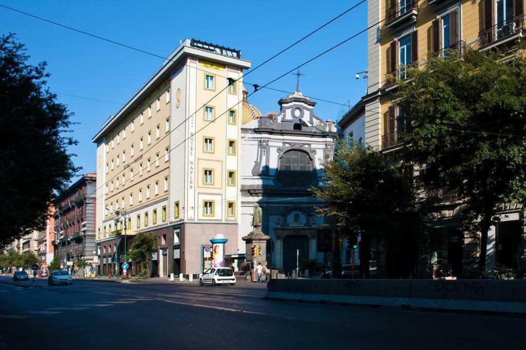 Umberto I° Suite & Spa Неаполь Екстер'єр фото